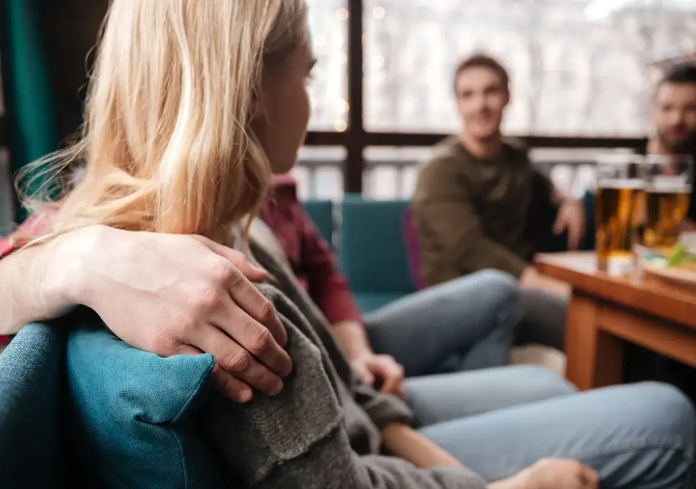 Terapia uzależnień Elbląg: wsparcie bliskich podczas spotkania